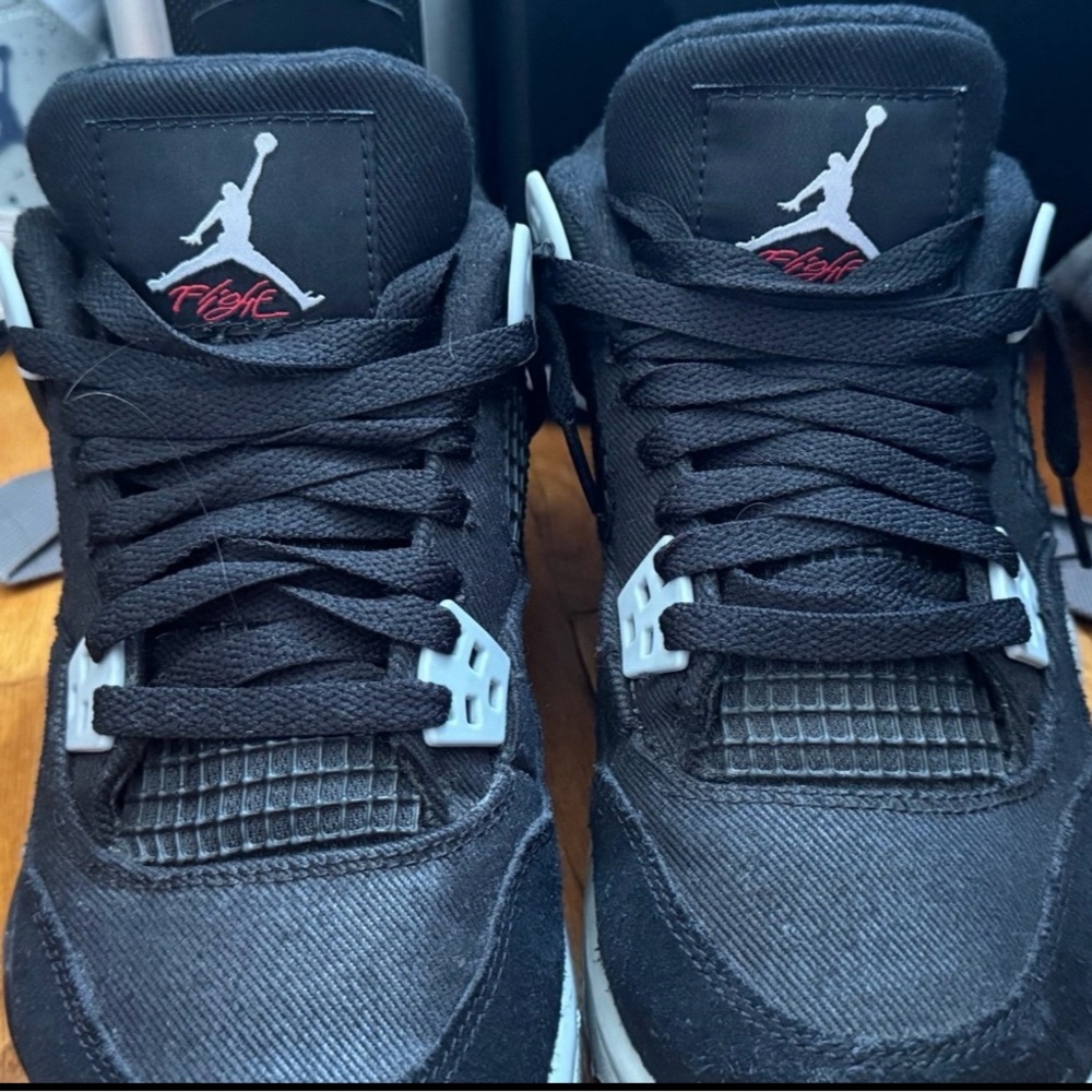 Jordan Men's Black and White Sneakers